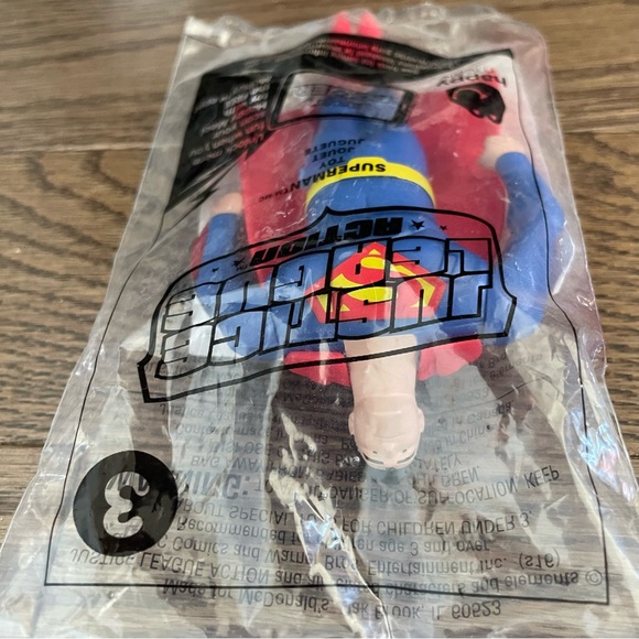 2016 McDonald’s Justice League Superman Toy Action Figure - New In Package - # 3 - Picture 5 of 5